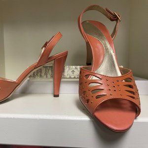 LOVEABLE Gianni Bini peachy sling pumps